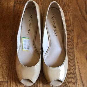 New with tags Via Spiga nude cork wedge heels